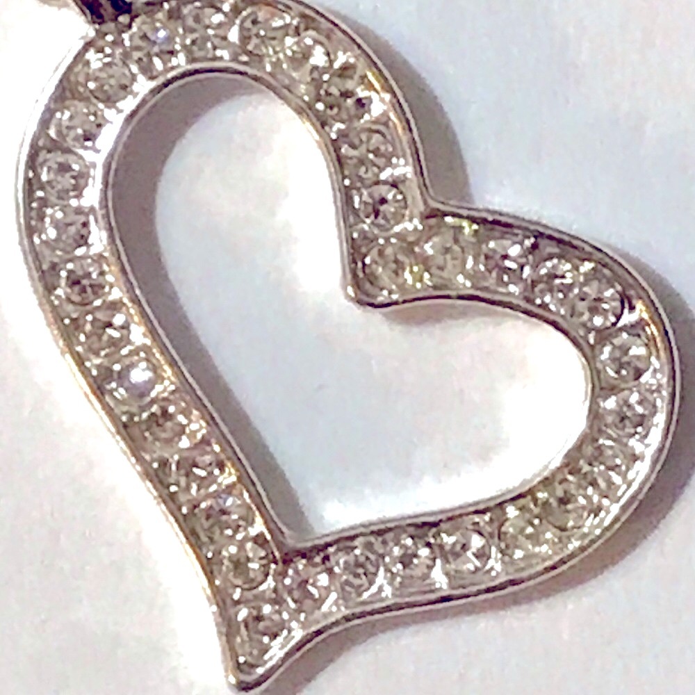 Silvertone Rhinestone Sparkle Open Heart Pendant 18” Chain Great Valentines Gift